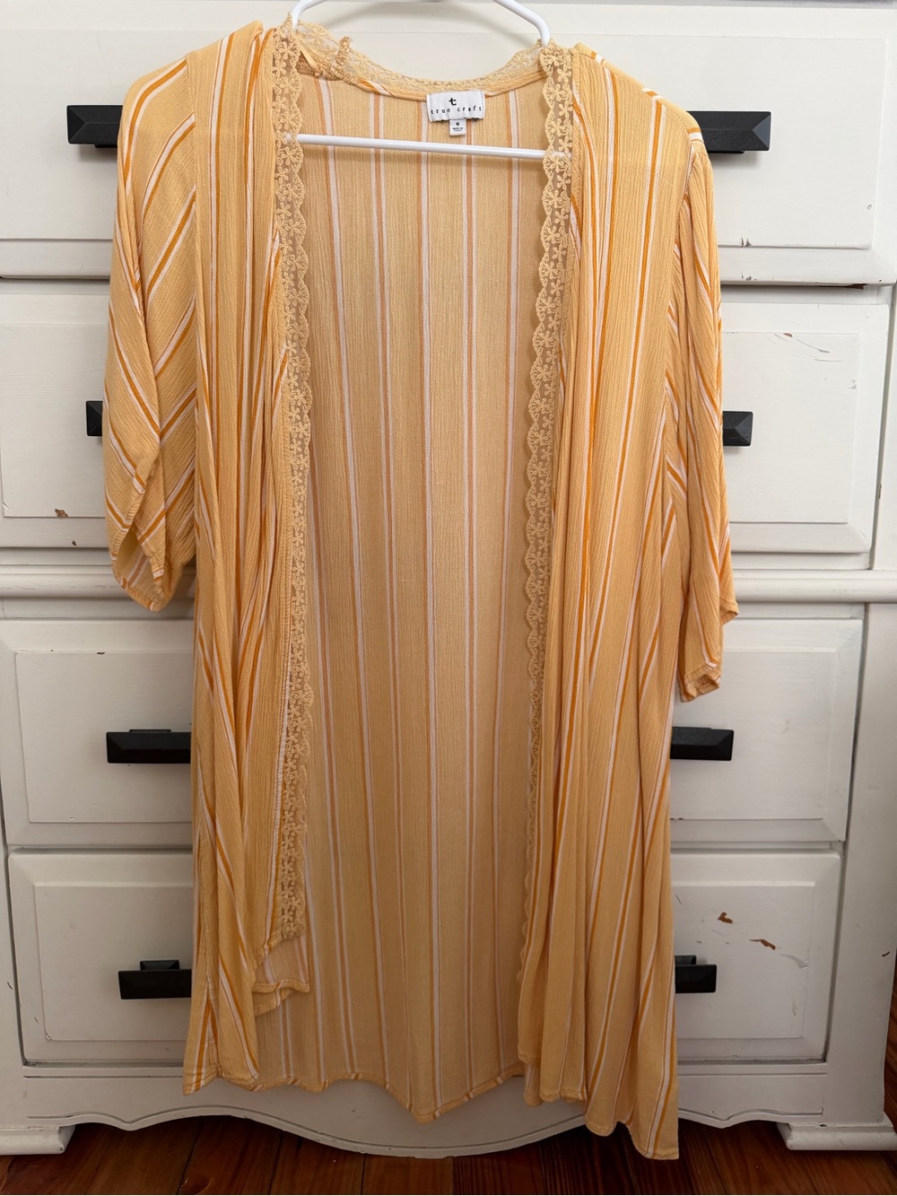 True Craft Light Yellow Striped Lace-Trim Kimono Robe